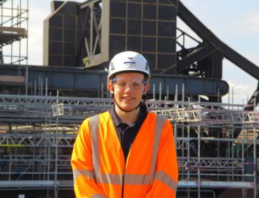 Ron Dearing alum Oliver helping to inspire the next generation of UTC students cover image